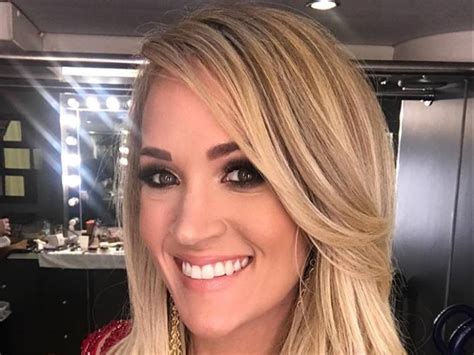 carrie underwood bikini|Carrie Underwood Poses in Bikini and Showcases Rock